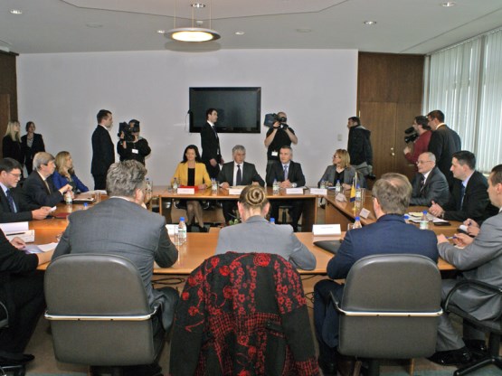 Members of the Collegium of the House of Representatives in discussion with the delegation of the European Parliament for South East Europe